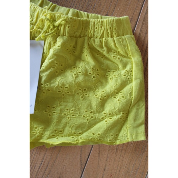 Zara Baby Girls NWT Yellow Floral Embroidered Shorts 9-12 Months - Picture 3 of 5